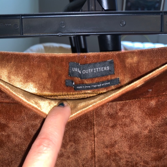Gold velvet soft flair pants from urban outfitters - Picture 4 of 5